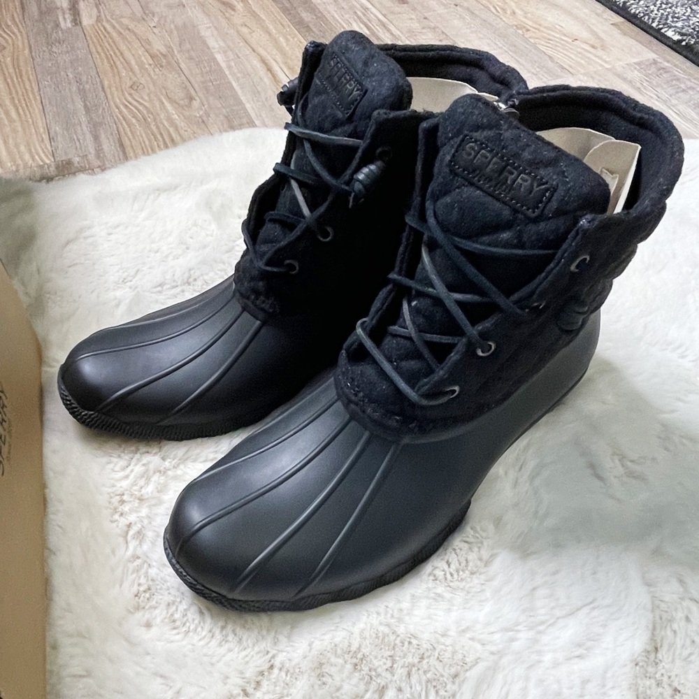 NWT SPERRY saltwater quilted duck boots